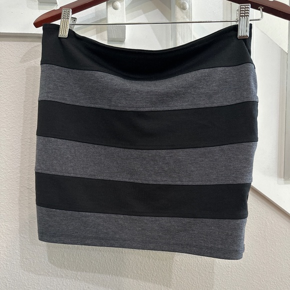 Mini skirt byBasic House - Picture 1 of 4